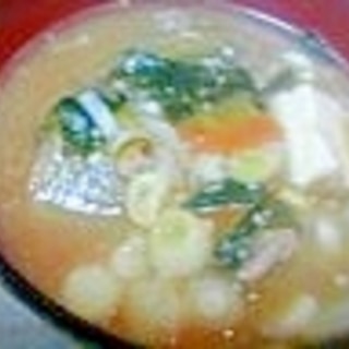 豆腐と小松菜入り、塩こうじと豆味噌の豚汁♪